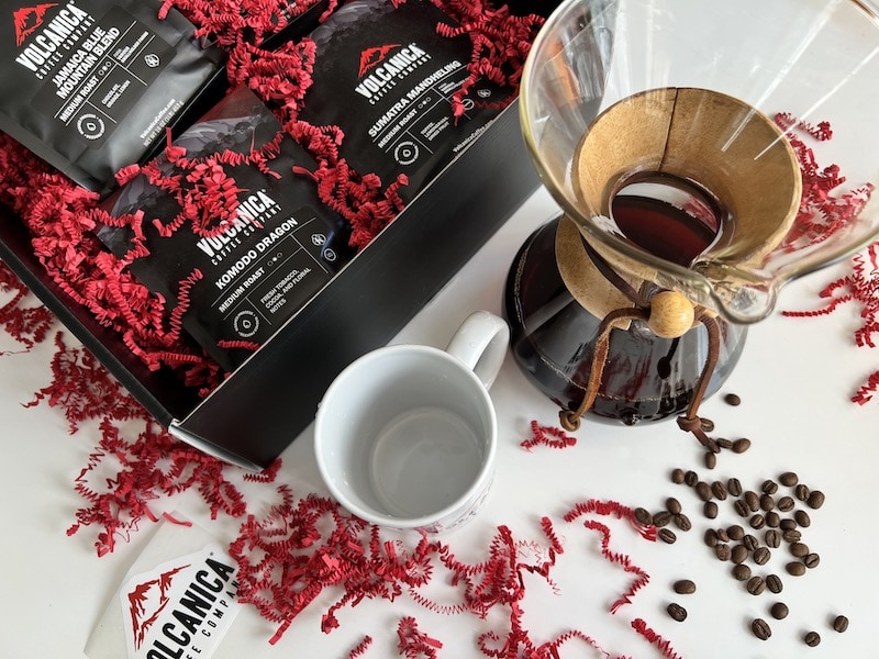 volcanica world traveler coffee gift box with chemex
