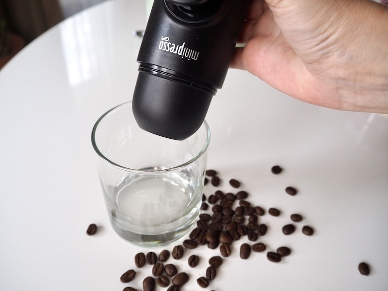 Wacaco Minipresso brewing