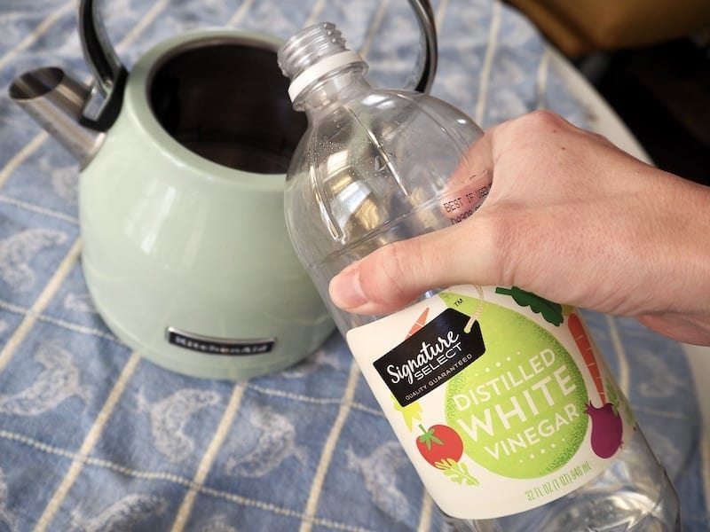 vinegar to descale electric kettle