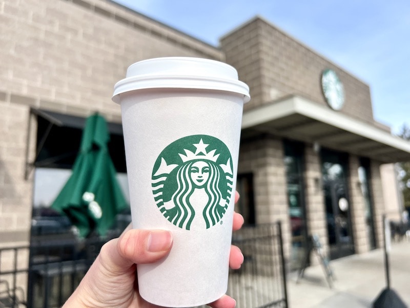 11 Healthy Starbucks Drinks (Low-Calorie & Delicious Taste)