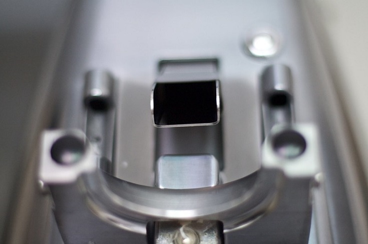 Coffee grinder machine spout