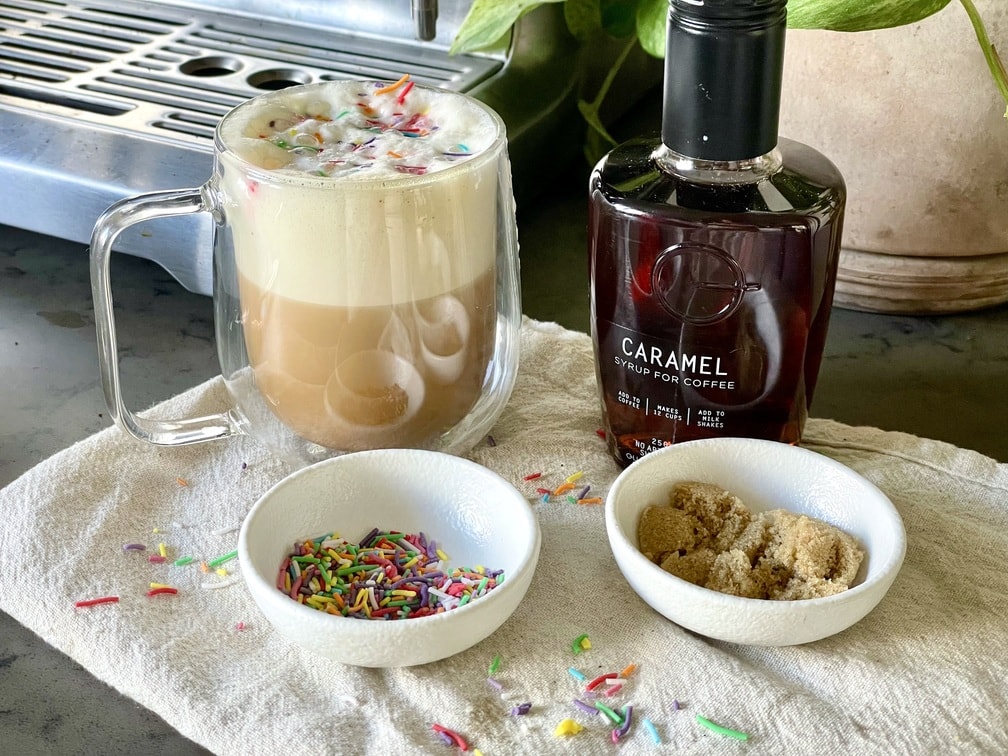 How to Make a Mardi Gras King Cake Latte (Easy Recipe)