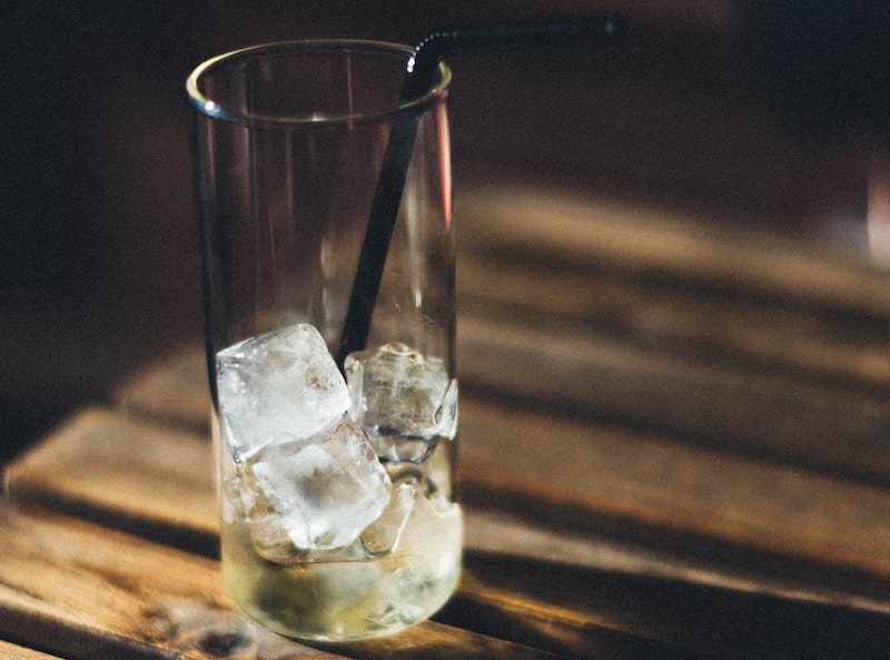 glass with ice and water