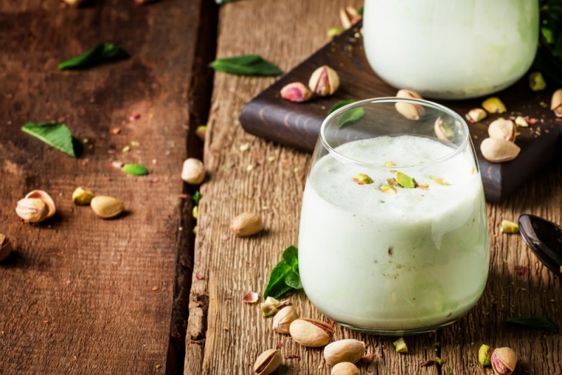 Homemade Starbucks Pistachio Latte Recipe (Buttery & Delicious)