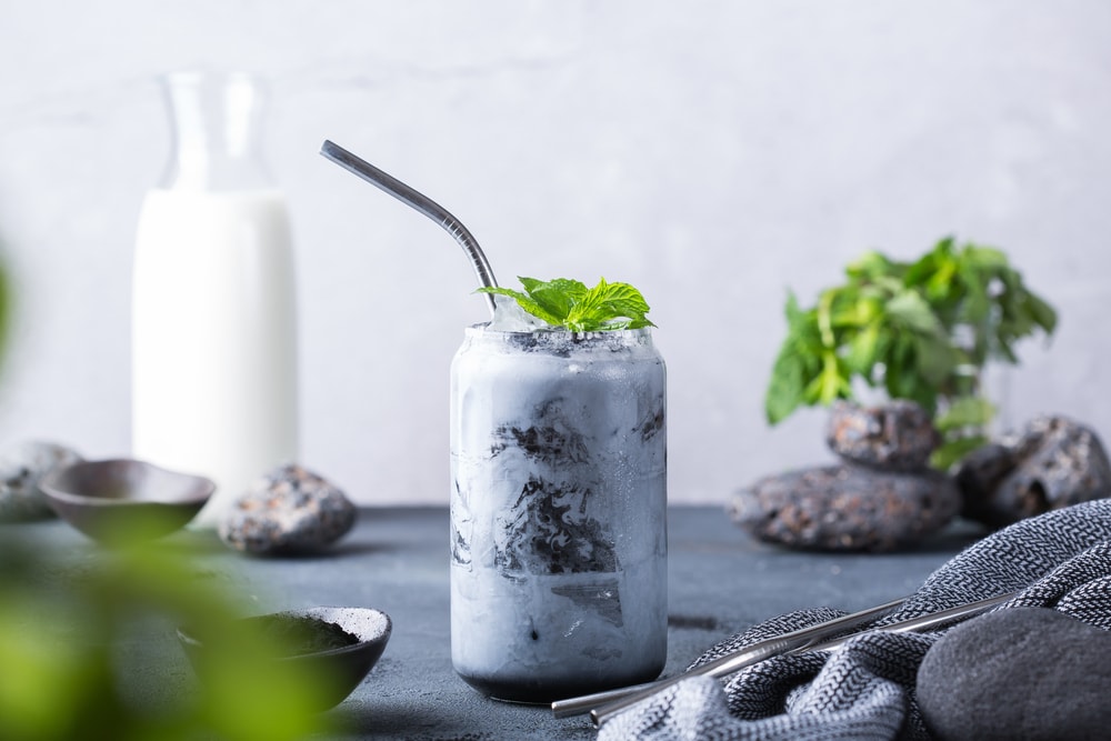 Activated Charcoal Latte: Unique Recipe!