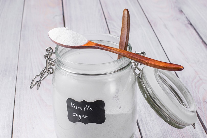 Homemade Vanilla Sugar (Vanilla Extract Method)