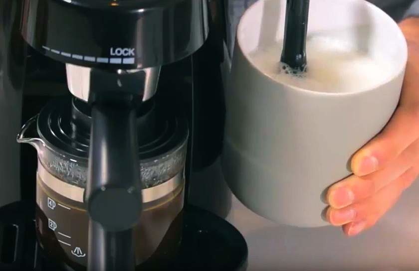 preparing-cappuccinno-with-bella-espresso-maker-6457963
